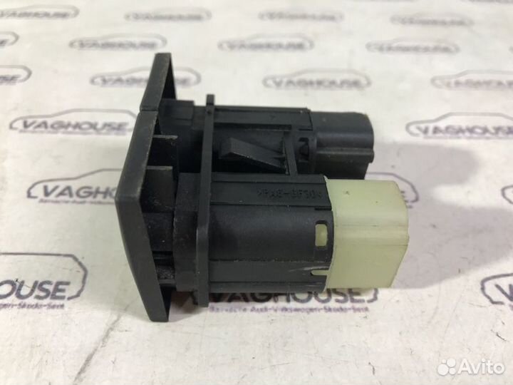 Кнопка багажника Ford Mondeo MK 3 2004