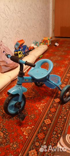 Детский трехколесный велосипед
