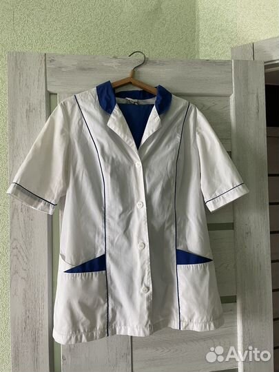 Медицинские халаты и костюмы