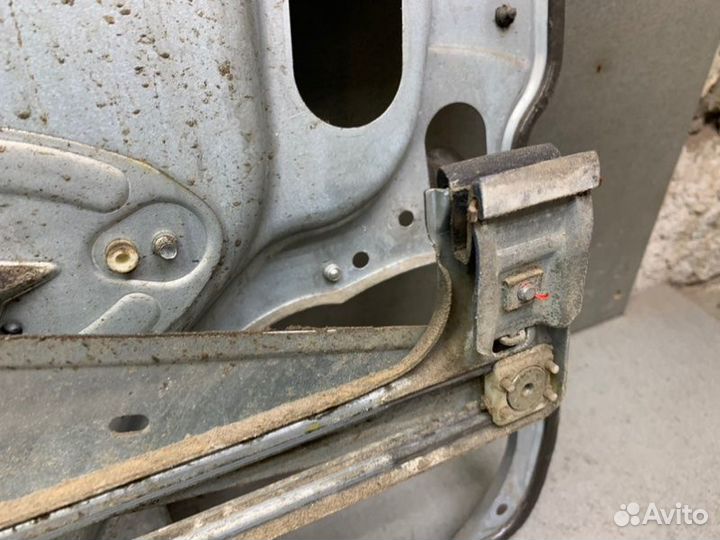 Стеклоподъемник передний правый Ford Focus 2 седан