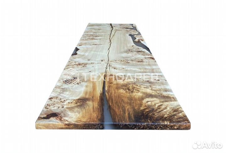 Столешница с эпоксидной смолой из белолиственницы