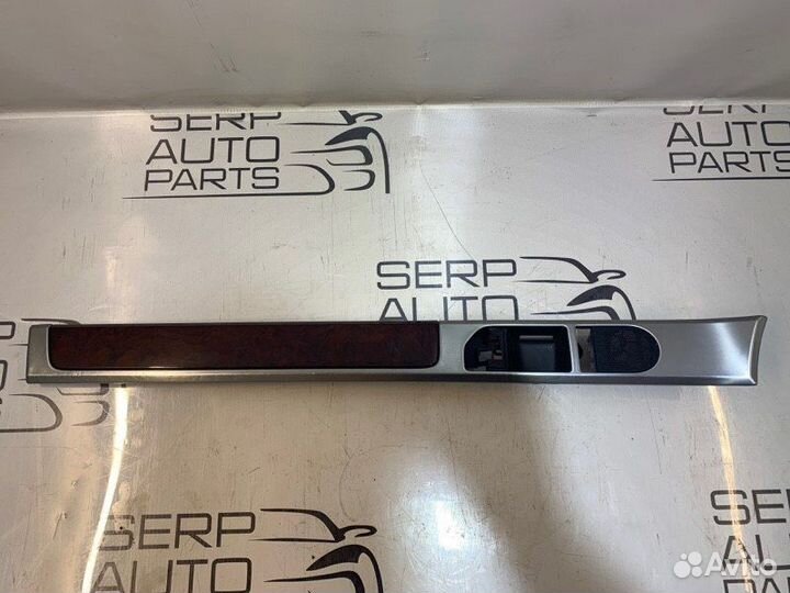 Накладка двери передняя левая Volkswagen Touareg