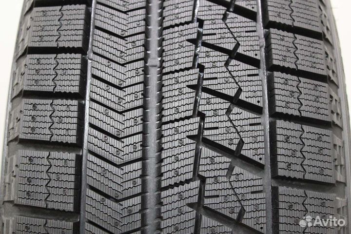 Bridgestone Blizzak VRX 215/60 R16 95S