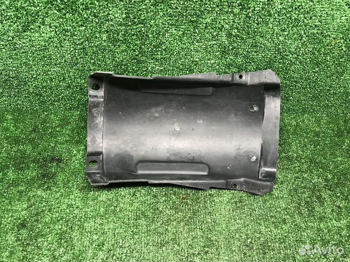 Пластик подрамника Yamaha SRX400