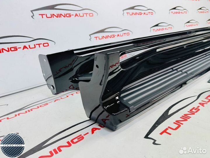 Подножки Toyota Land Cruiser 200 в стиле 300