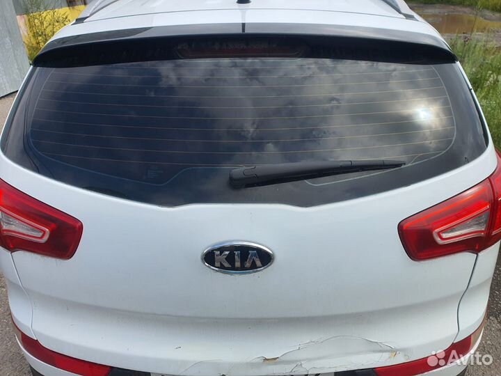 Продам заднюю дверь багажника