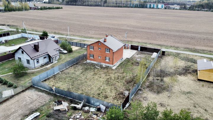 Дом 176 м² на участке 10 сот.