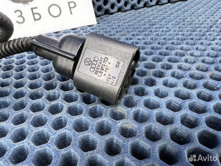 Разъем под датчик уровня масла VAG Tiguan Audi