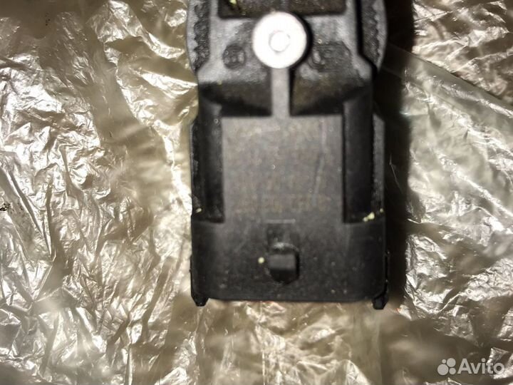 Датчик положения распредвала Мерседес мл 164 6.3 А