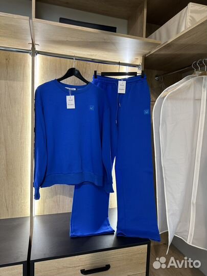 Спортивный костюм женский