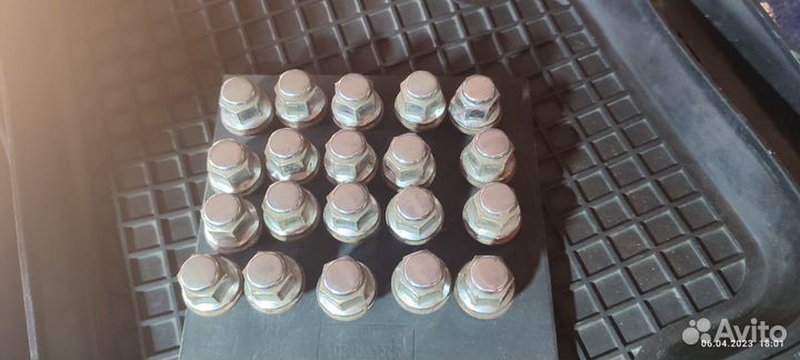 Колесные гайки