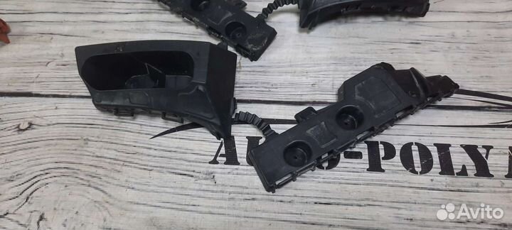 Направляющая заднего бампера Opel Mokka