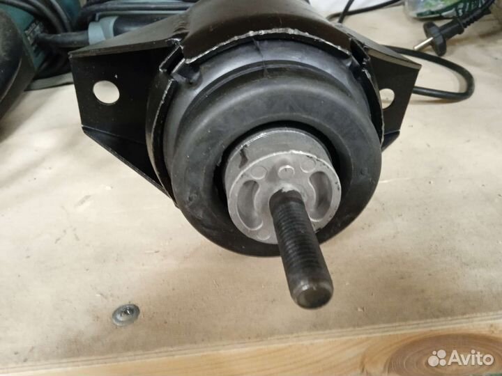 Опора двигателя Ленд Ровер