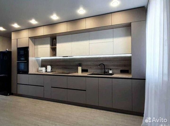 Кухонный гарнитур в стиле хай тек