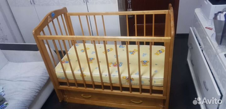 Кровать детская с матрасом