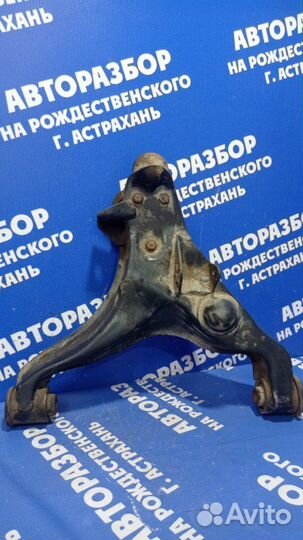 Передний правый рычаг Mitsubishi Pajero 3