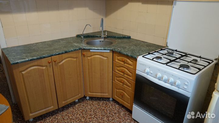 Кухня угловая с техникой