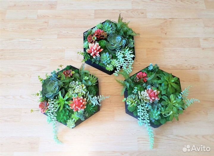 Настенная композиция из искусственных суккулентов