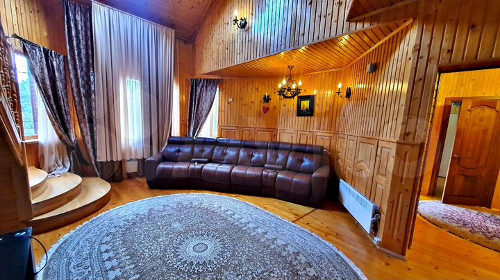 Дом 159 м² на участке 13,3 сот.