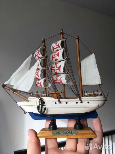 Модель корабля из дерева