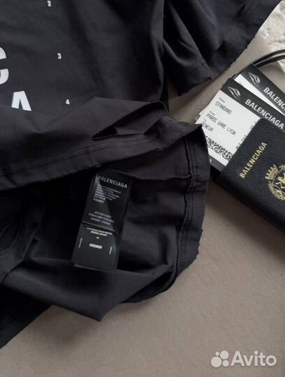 Футболка женская оверсайз Balenciaga