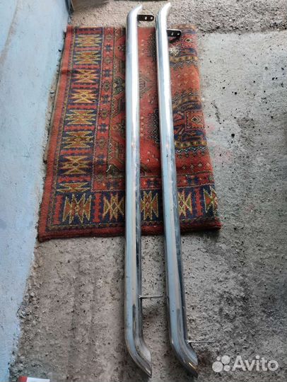 Продам комплект подножек порогов рено дастер