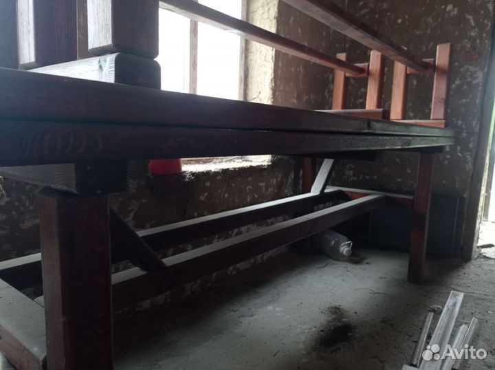 Стол деревянный