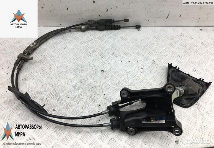 Кулиса Toyota Auris 2007 33820-02490