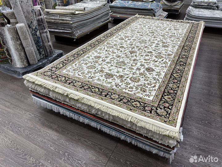 Ковер 2х4 новый, классический