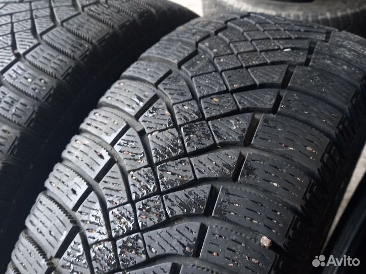 Pirelli Ice Zero FR 205/55 R16