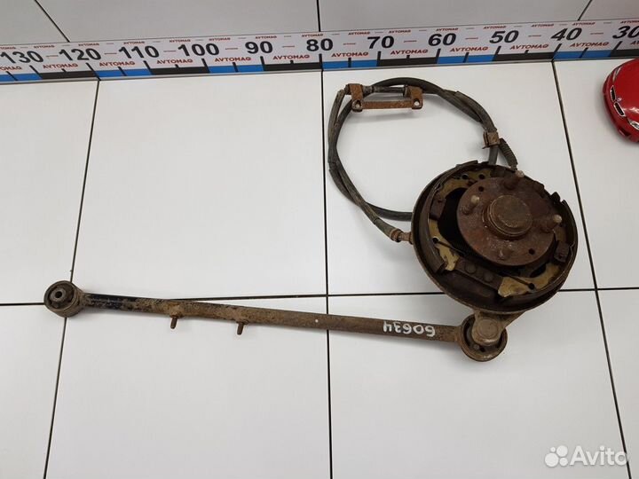 Кулак задний левый (Kia Spectra)