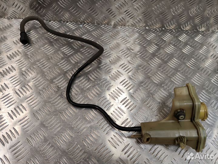 Бачок гура на Ford Fusion