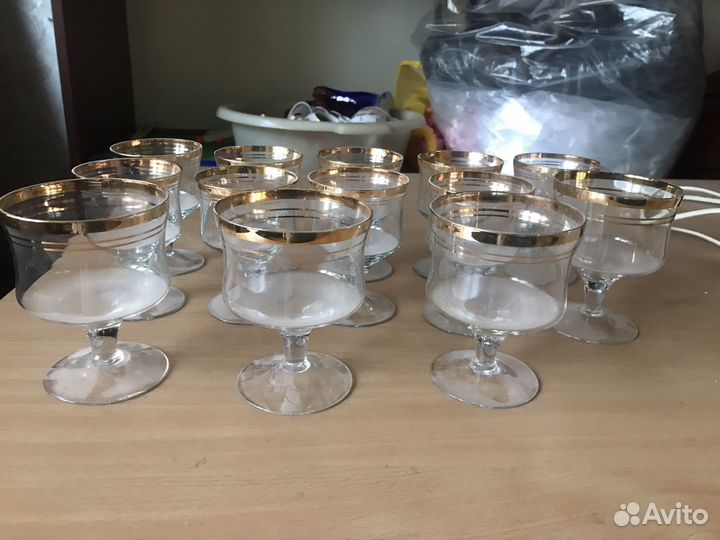 Набор бокалов и рюмок