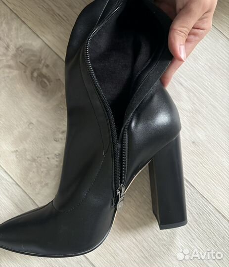 Высокие сапоги на каблуке демисизонные