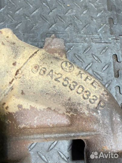 Коллектор выпускной Audi A3 1998