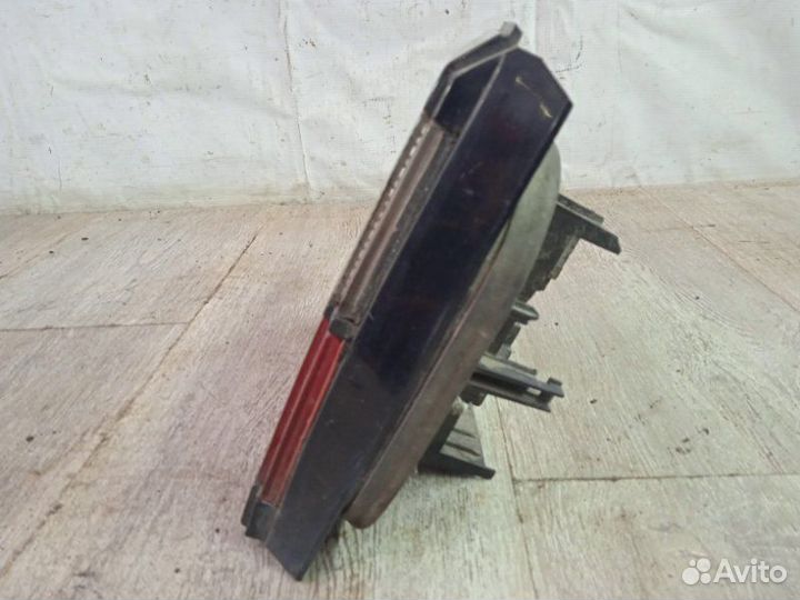 Фонарь задний левый Volkswagen Passat B3 1993