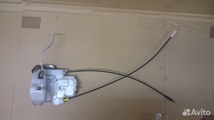 Subaru Forester SH S12 Замок передней правой двери