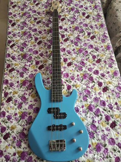 Басс гитара 4струны