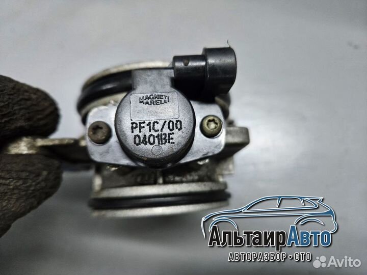 Дроссельная заслонка K4M Renault Logan Megane