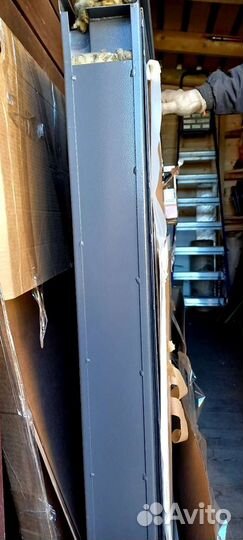 Дверь входная металлическая новая