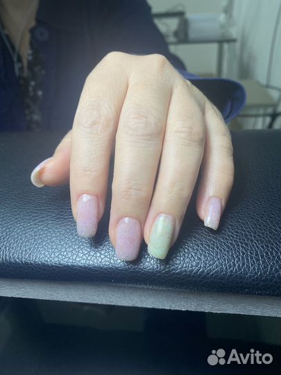 Требуется модель на маникюр