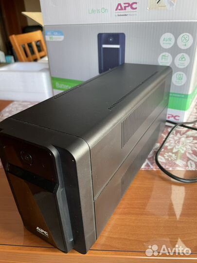 Источник бесперебойного питания apc