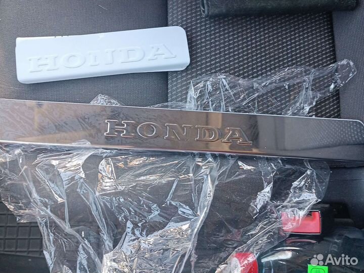 Накладки на пороги Honda