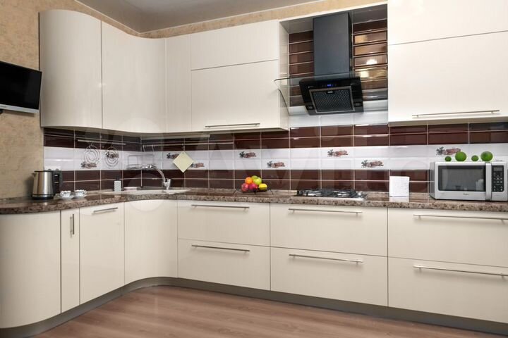 2-к. квартира, 82 м², 4/13 эт.