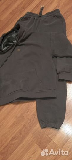 Спортивный костюм женский