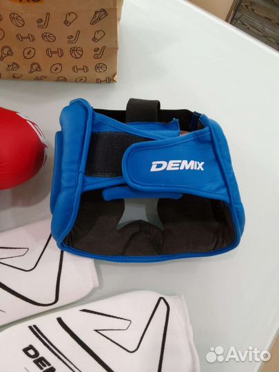 Боксерские перчатки, шлем, зыщита для мма