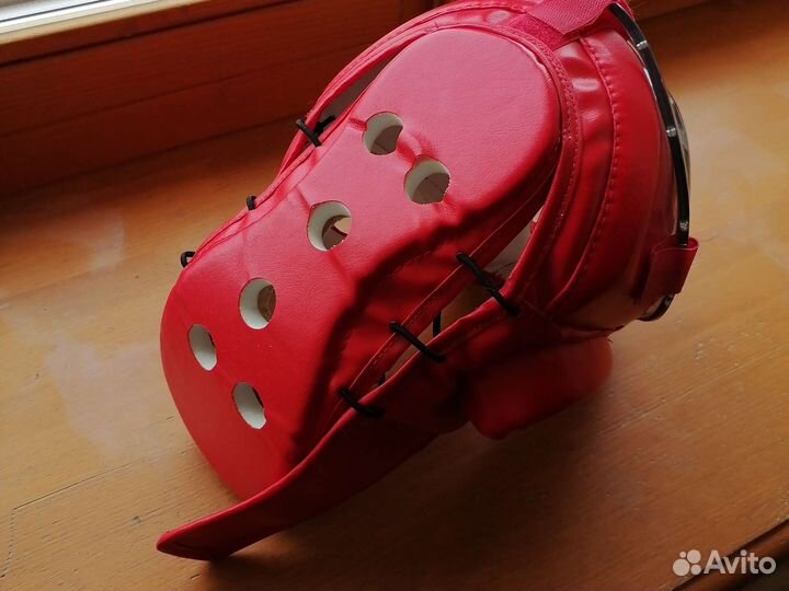 Шлем для единоборств с защитой