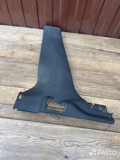 Обшивка центральной стойки левая Honda Civic 4D