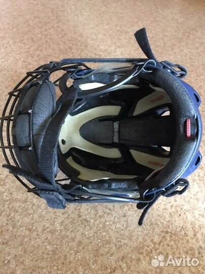 Шлем хоккейный