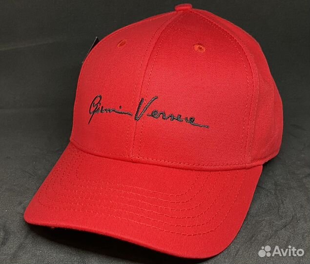 Бейсболка versace